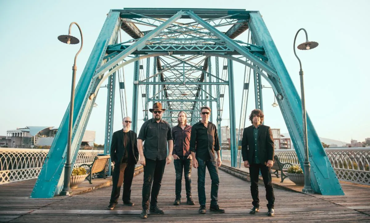 Drive-By Truckers Pull Over in Somerville